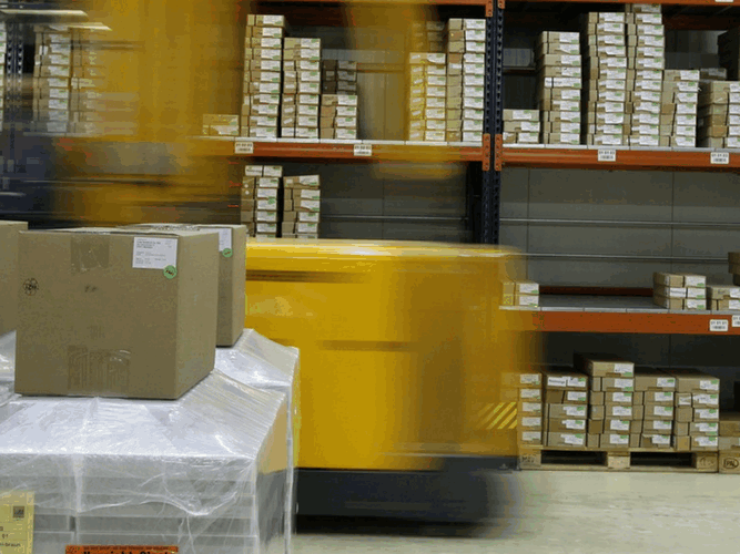 eCommerce Shipping: In-House or Outsource?